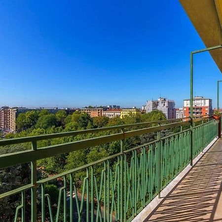 Sunny & Updated Flat With Panoramic City View 50M From M4 Stop ميلان المظهر الخارجي الصورة