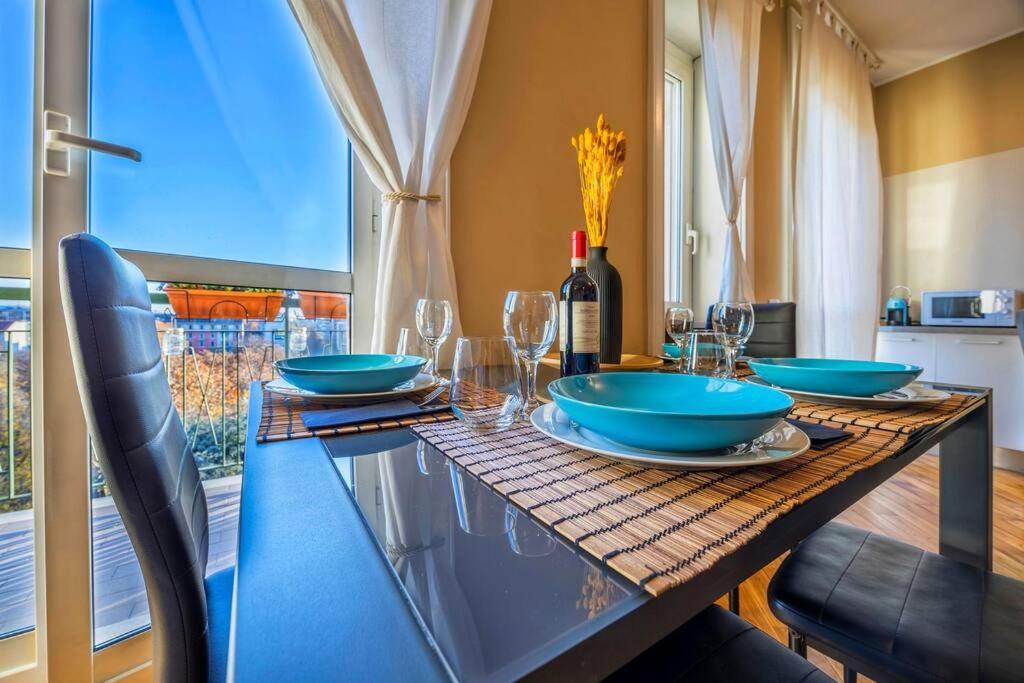 Sunny & Updated Flat With Panoramic City View 50M From M4 Stop ميلان المظهر الخارجي الصورة