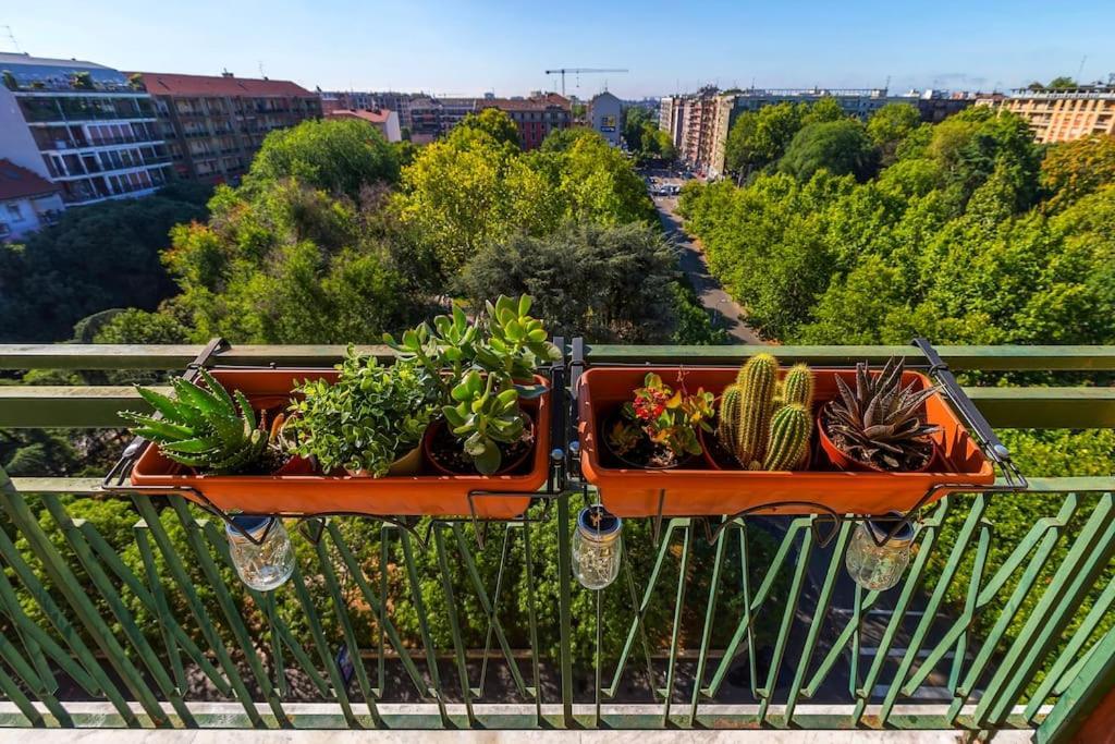 Sunny & Updated Flat With Panoramic City View 50M From M4 Stop ميلان المظهر الخارجي الصورة