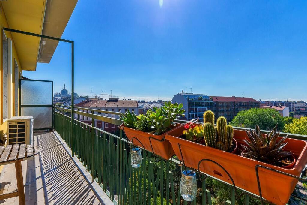 Sunny & Updated Flat With Panoramic City View 50M From M4 Stop ميلان المظهر الخارجي الصورة