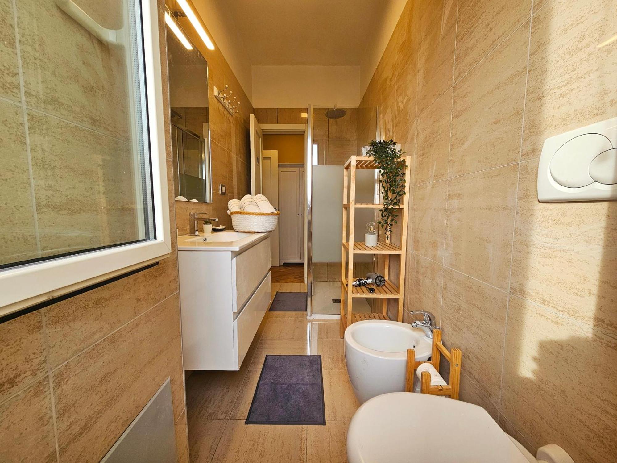 Sunny & Updated Flat With Panoramic City View 50M From M4 Stop ميلان المظهر الخارجي الصورة